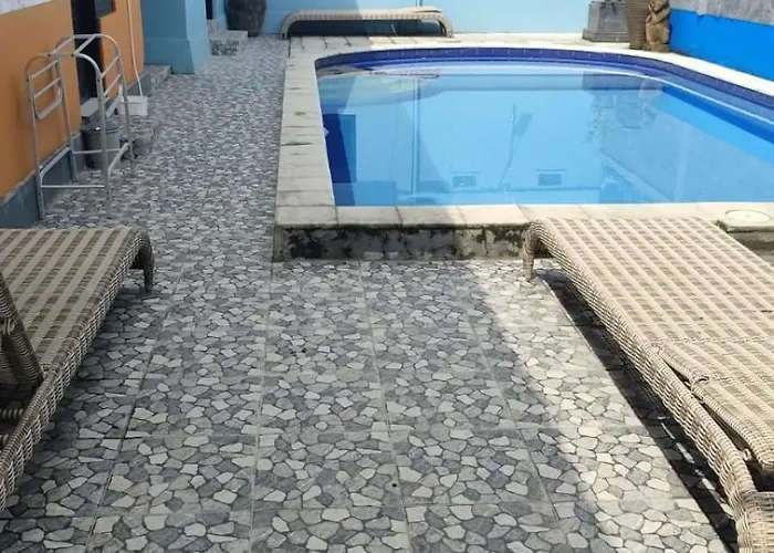 Izaac's فندق مبيت وإفطار 3*